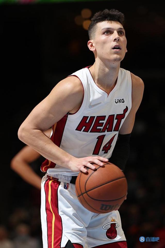 JackeyLove连续五场比赛得分超过惊险取胜，热火挑战极限！的简单介绍